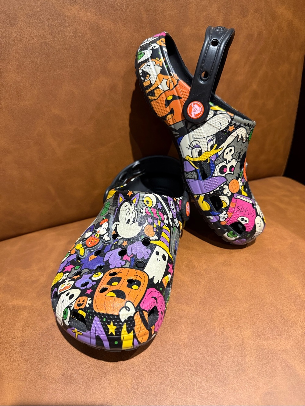 Disney Parks Exclusive CROCS X Disney 2022 Halloween Adult Clogs M4/W6 - NWOT - Picture 2 of 6
